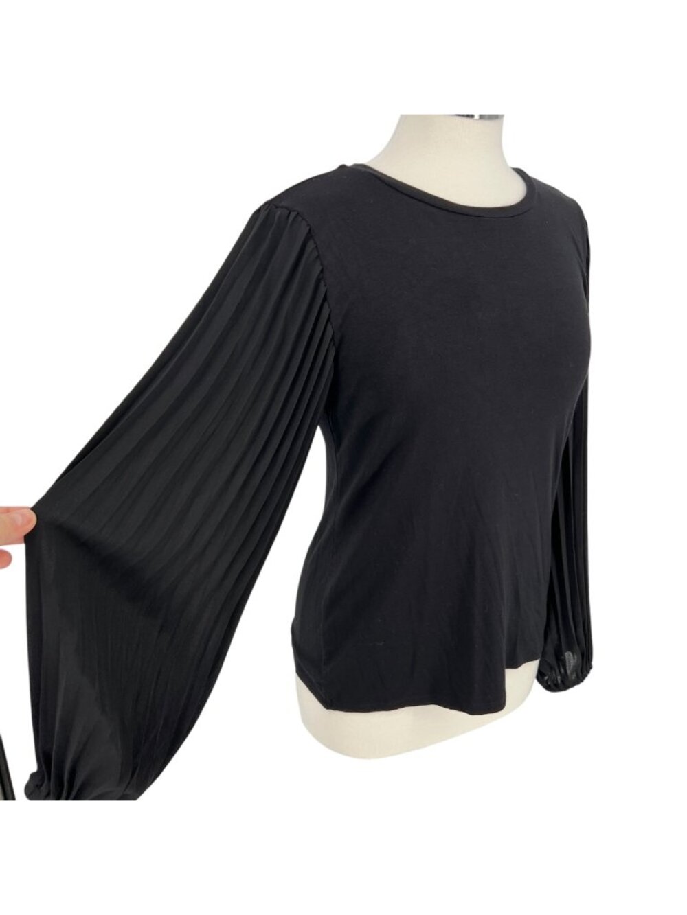 T Tahari Pleated Puff Sleeve Blouse Black Size Small Elegant Minimalism